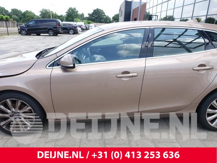 Volvo V40 Tür 4-türig links vorne O264609