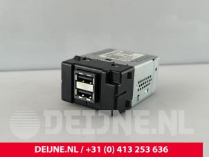 Volvo V60 USB stekker O264651 foto 3