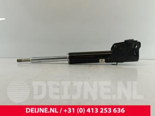 Nieuwe Schokdemper links-voor Mercedes Sprinter Prijs € 48,40 Inclusief btw aangeboden door van Deijne Onderdelen Uden B.V.