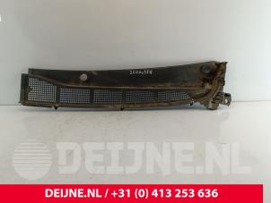 Gebruikte Paravent Citroen Jumpy 2.0 Blue HDI 120 Prijs € 48,40 Inclusief btw aangeboden door van Deijne Onderdelen Uden B.V.