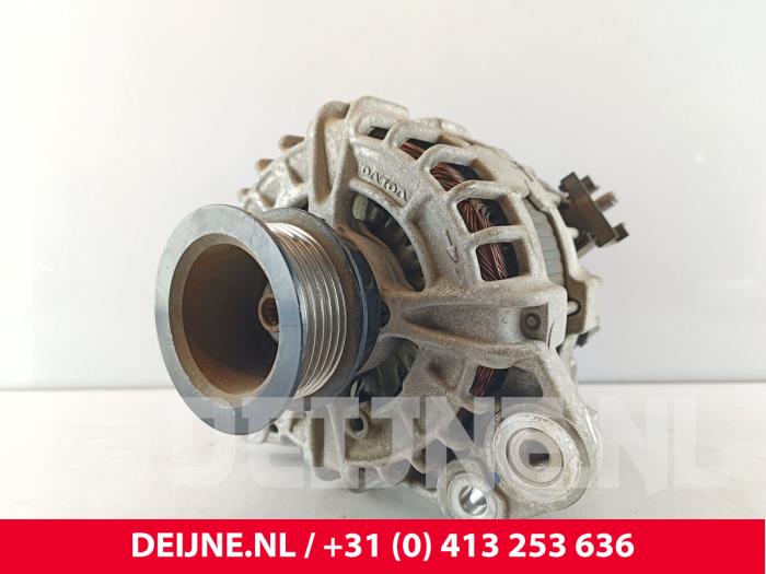 Gebruikte Dynamo Volvo S90 II 2.0 D4 16V Prijs € 50,00 Margeregeling aangeboden door van Deijne Onderdelen Uden B.V.