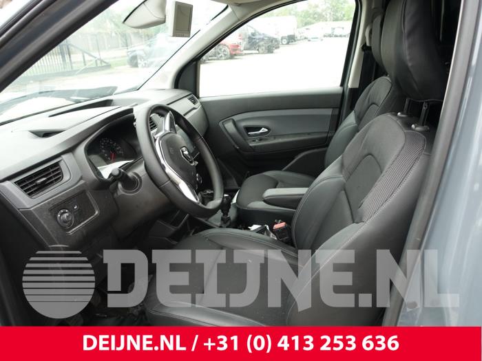 Renault Express Seat, left O265260