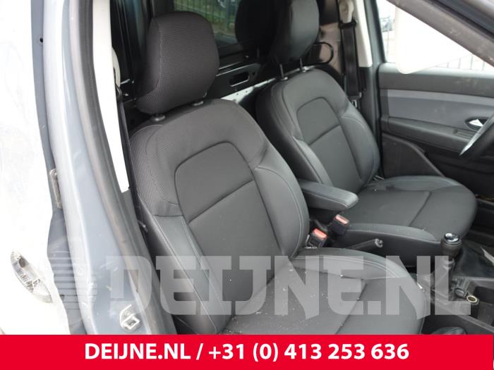 Renault Express Seat, right O265261