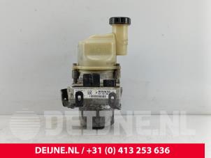 Gebruikte Pomp Servo Renault Express 1.3 TCE 100 16V Prijs € 314,60 Inclusief btw aangeboden door van Deijne Onderdelen Uden B.V.