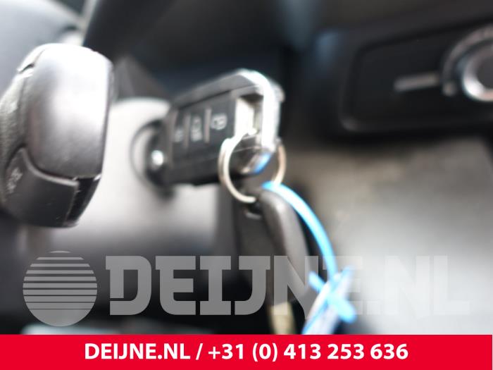 Peugeot Partner Kontaktslot+Sleutel O265305