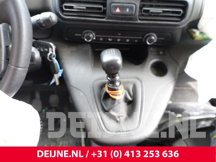Peugeot Partner Versnellingspook O265322