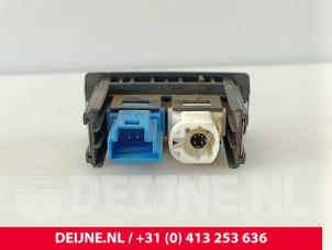 Mercedes Vito AUX / USB connection O265344 photo 2