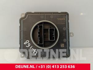 Gebruikte Module LED koplamp Volvo C70 (NC) 2.0 T 20V Prijs € 150,00 Margeregeling aangeboden door van Deijne Onderdelen Uden B.V.