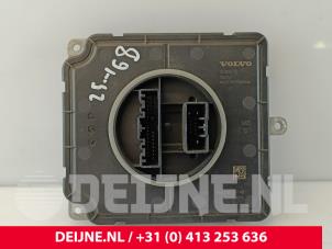 Gebruikte Module LED koplamp Volvo C70 (NC) 2.0 T 20V Prijs € 150,00 Margeregeling aangeboden door van Deijne Onderdelen Uden B.V.