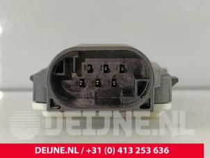 Volvo EX30 Antenna Amplifier O265432 photo 3