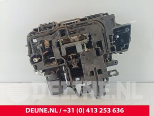 Porsche Taycan Portiergreep 4Deurs rechts-achter O265602 foto 2