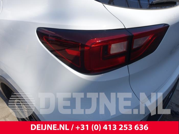 MG ZS Rücklicht links O265702