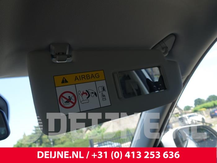 MG ZS Sonnenblende O265750