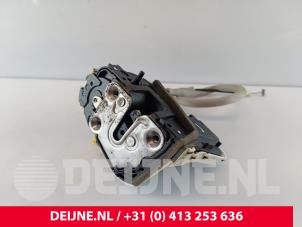 MG ZS Deurslot Mechaniek 4Deurs rechts-achter O265758 foto 3