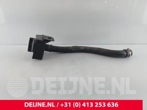 Mercedes Vito Oil cap O265957 photo 2