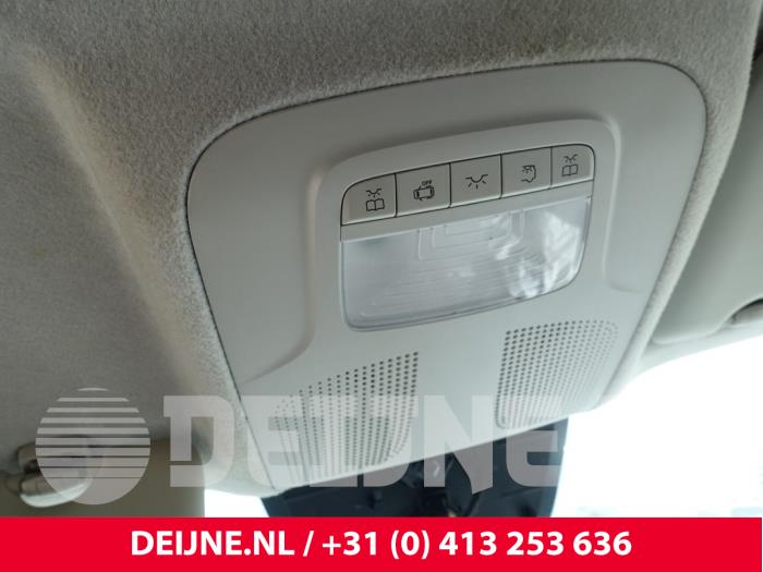 Mercedes Vito Interior lighting, front O266066