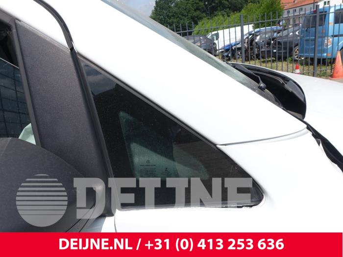 Mercedes Vito Quarter light, front right O266073