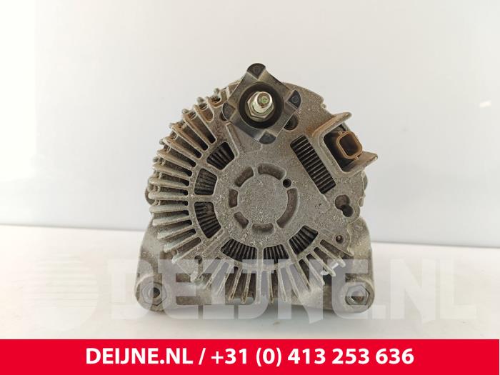 Dynamo van een Mercedes-Benz Vito (447.6) 1.6 111 CDI 16V 2018