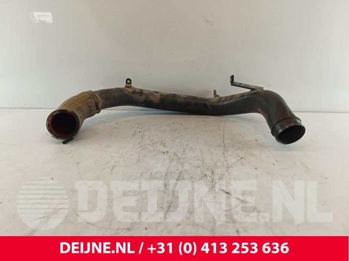 Gebruikte Intercooler Buis Volvo V60 I (FW/GW) 2.4 D6 20V Plug-in Hybrid AWD Prijs € 25,00 Margeregeling aangeboden door van Deijne Onderdelen Uden B.V.