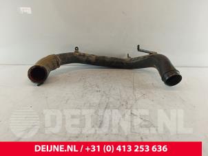 Gebruikte Intercooler Buis Volvo V60 I (FW/GW) 2.4 D6 20V Plug-in Hybrid AWD Prijs € 25,00 Margeregeling aangeboden door van Deijne Onderdelen Uden B.V.