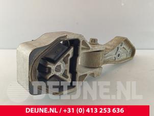 Volvo XC40 Motorsteun O266211 foto 2