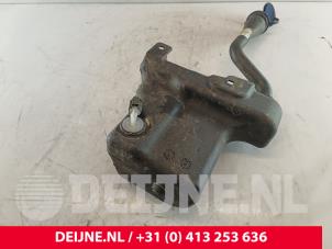 Mercedes Vito Scheibensprühertank vorne O266248 foto 3