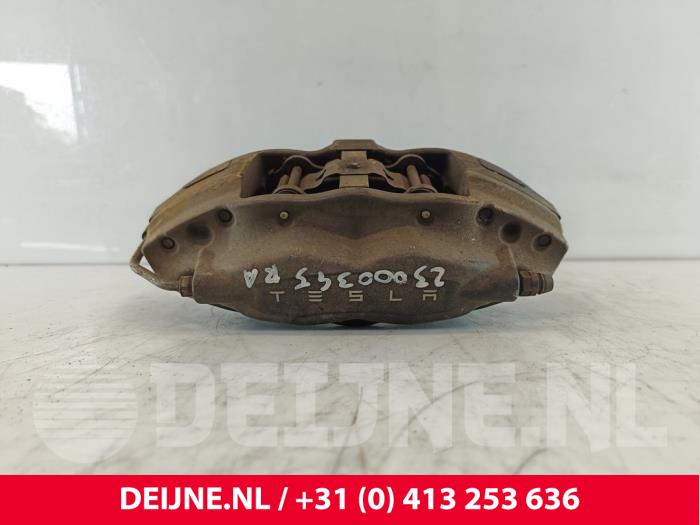 Tesla Model S Remklauw (Tang) rechts-achter O266273