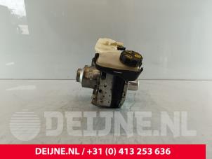 Volvo V60 ABS pump O266299 photo 2