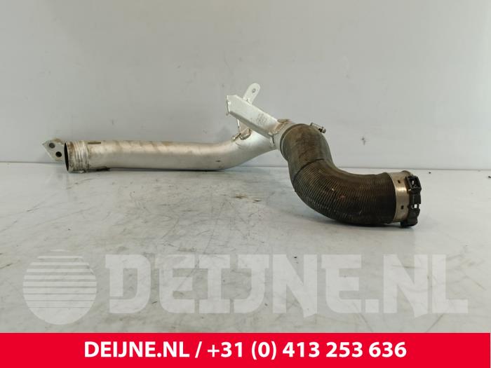 Gebruikte Intercooler Buis Volvo V90 II (PW) 2.0 D3 16V Prijs € 75,00 Margeregeling aangeboden door van Deijne Onderdelen Uden B.V.