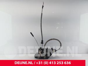 Mercedes Vito Deurslot Mechaniek 2Deurs links O266379 foto 2
