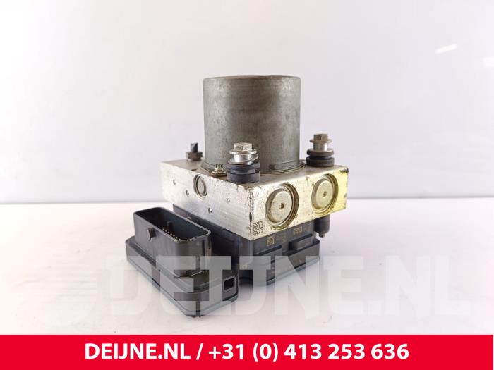 Gebruikte ABS Pomp Mercedes Vito (447.6) 1.6 111 CDI 16V Prijs € 108,90 Inclusief btw aangeboden door van Deijne Onderdelen Uden B.V.