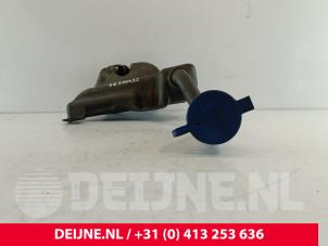 Mercedes Vito Scheibensprühertank vorne O266428 foto 3