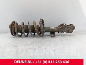 Gebruikte Mac Phersonpoot links-voor Mercedes Vito (447.6) 1.6 111 CDI 16V Prijs € 121,00 Inclusief btw aangeboden door van Deijne Onderdelen Uden B.V.