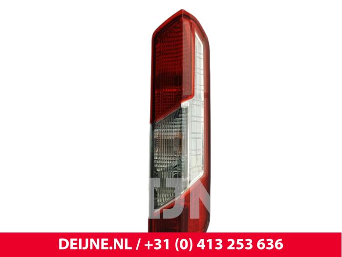 Gebruikte Achterlicht rechts Ford Transit 2.2 TDCi 16V Prijs € 54,45 Inclusief btw aangeboden door van Deijne Onderdelen Uden B.V.