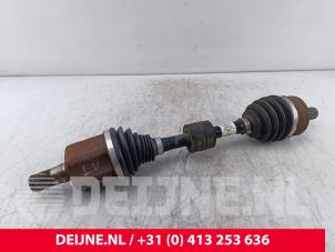 Gebruikte Aandrijfas links-voor Volvo XC60 II (UZ) 2.0 B4 16V Mild Hybrid AWD Prijs € 190,00 Margeregeling aangeboden door van Deijne Onderdelen Uden B.V.