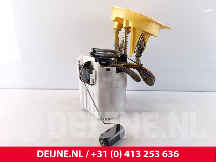 Gebruikte Tank element Pomp Volvo XC60 II (UZ) 2.0 B4 16V Mild Hybrid AWD Prijs € 165,00 Margeregeling aangeboden door van Deijne Onderdelen Uden B.V.