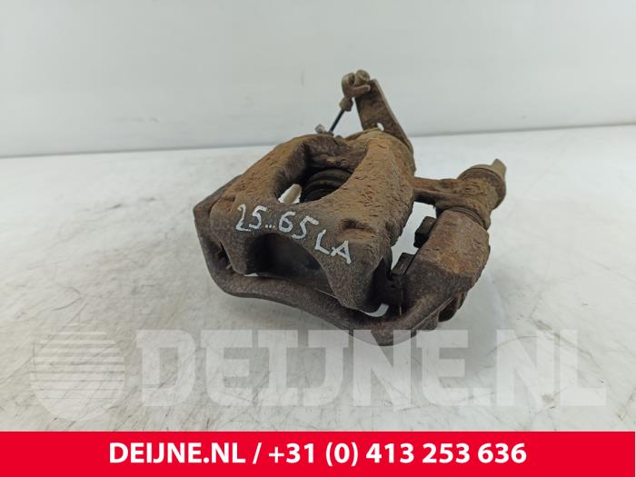 Nissan NV400 Bremszange links hinten O266679