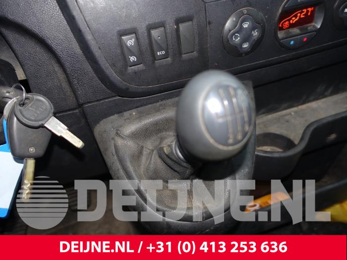 Nissan NV400 Gear stick O266694