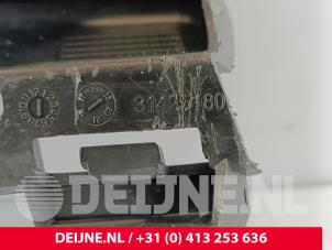 Volvo XC60 Front bumper, right-side component O266705 photo 3