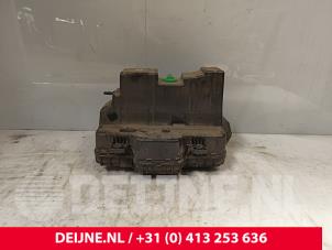 Gebruikte Adblue tank Renault Master III (MA/MB/MC/MD/MH/MF/MG/MH) 2.3 Energy dCi 180 Twin Turbo 16V FWD Prijs € 605,00 Inclusief btw aangeboden door van Deijne Onderdelen Uden B.V.