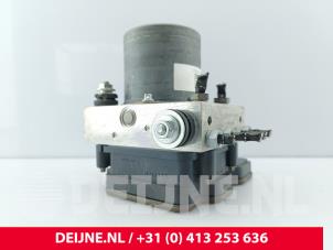 Mercedes Vito ABS pump O266895 photo 3