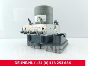 Mercedes Vito ABS pump O266895 photo 2