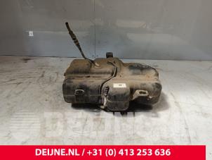 Gebruikte Tank adblue Nissan NV 400 2.3 dCi 130 16V Prijs € 272,25 Inclusief btw aangeboden door van Deijne Onderdelen Uden B.V.
