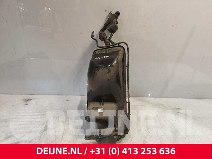 Gebruikte Tank adblue Volvo V90 II (PW) 2.0 D3 16V Prijs € 190,00 Margeregeling aangeboden door van Deijne Onderdelen Uden B.V.
