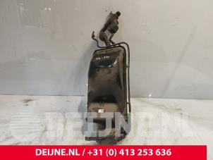 Gebruikte Adblue tank Volvo V90 II (PW) 2.0 D3 16V Prijs € 190,00 Margeregeling aangeboden door van Deijne Onderdelen Uden B.V.