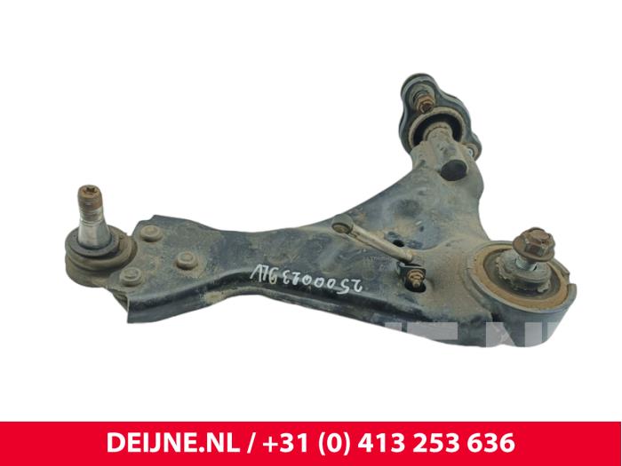 Mercedes Vito Draagarm onder links-voor O267017