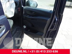 Mercedes Vito Portier 2Deurs rechts O267028 foto 3