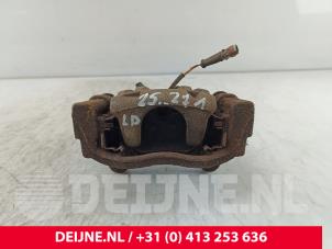Mercedes Vito Remklauw (Tang) links-achter O267372 foto 2