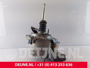 Porsche Taycan Rembekrachtiger O267516 foto 2