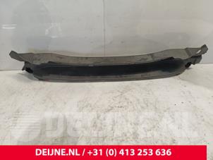 Volvo V60 Front bumper, central component O267597 photo 2